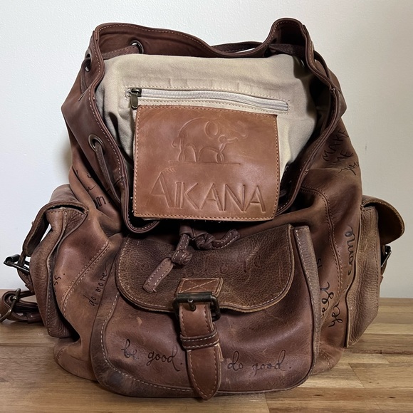 Aikana Traveler Leather Backpack - Picture 7 of 10